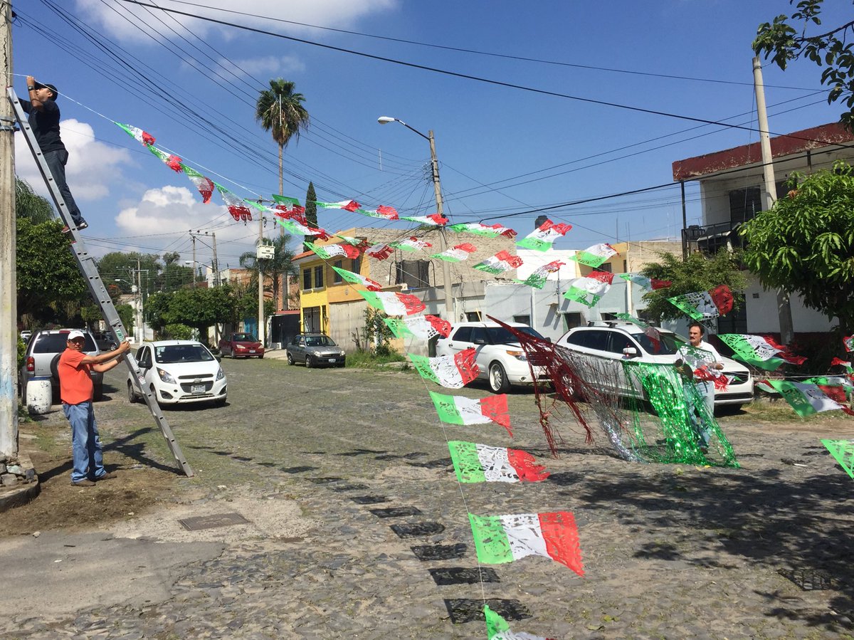 SeattleColonia's tweet photo. Ya casi estamos listos para la Noche Mexicana de las y los vecinos de la Col. Seattle. 🥳 

Con éstos eventos fomentamos la convivencia vecinal y regeneramos los lazos del tejido social en nuestra Colonia.

¡Los y las esperamos! https://t.co/lRRUj1MaqN
