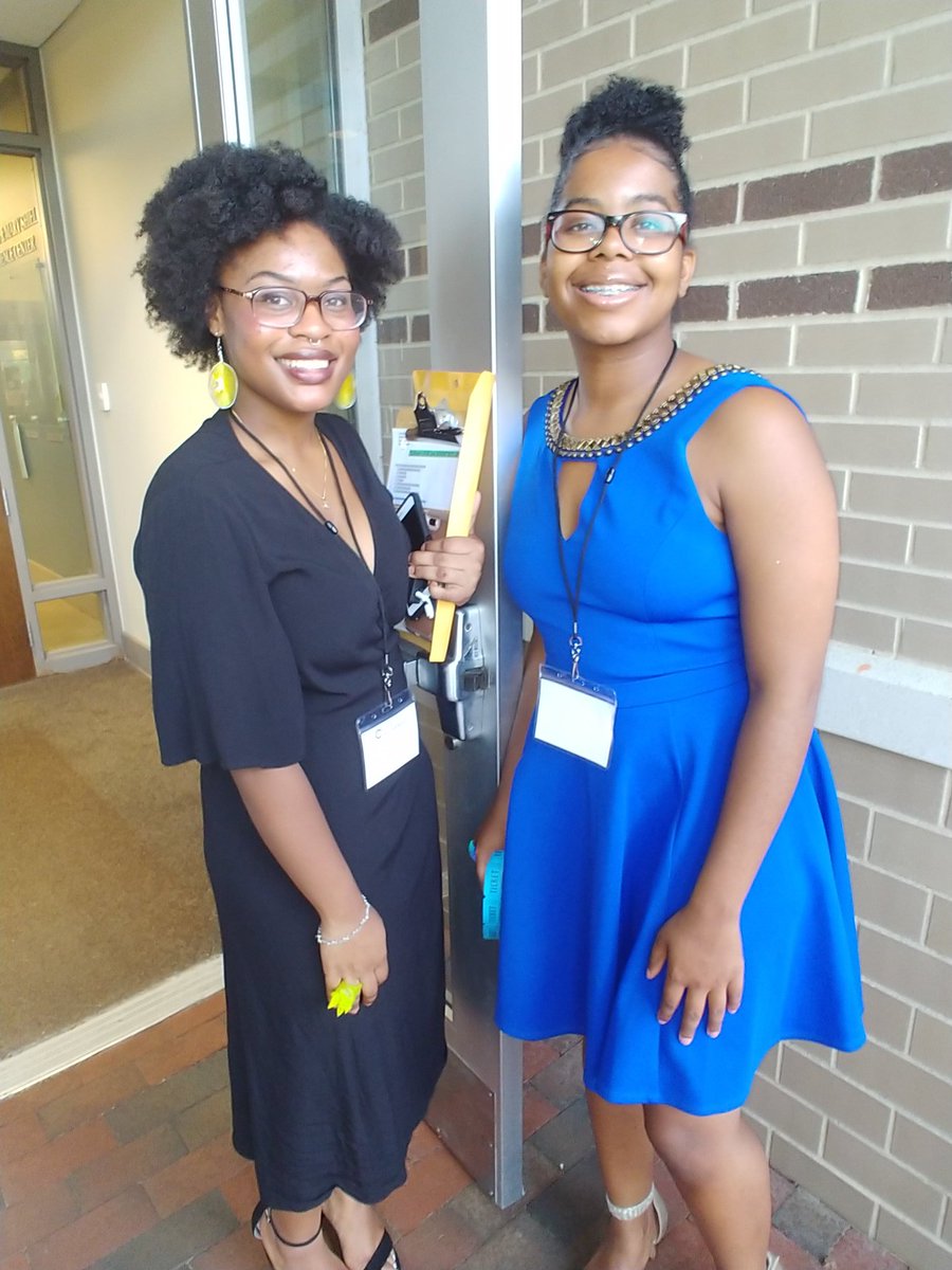 LemonSpringsGir's tweet photo. THS African American Club president Sapphire and VP Demi and Events chair Alex at Coaching for Change Gala at Stonehill College. https://t.co/aHIyamippM