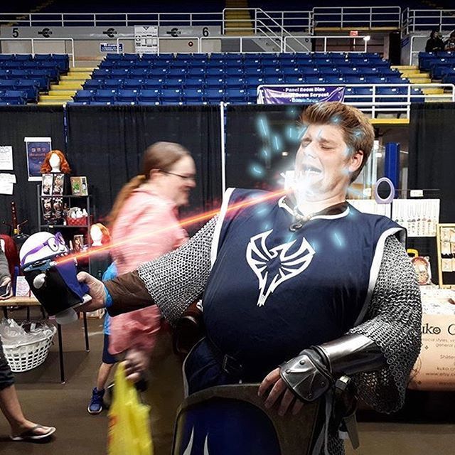 TheMariTimeLord's tweet photo. Heh, @photowhatnow knew how this was gonna end. 😈😂 #aditheadipose #cosplay #startrek #cosplayer #startrekcosplay #cosplaygirl #startrektng #capercon #capercon2019 #cosplayersofinstagram #photoshop #edit https://t.co/jtVAn1qXrA https://t.co/ZbxyhNEmWs