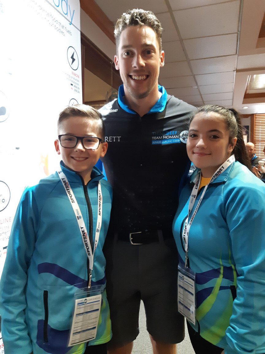 Got to meet and practise our sweeping with Brett Gallant   <a href="/bpgallant/">Brett Gallant</a> today. Loved learning from two of the worlds best sweepers. @JoanneMCourtney   Thank you <a href="/TeamHoman/">Team Homan 🥌</a> for another amazing day #HomanJrs