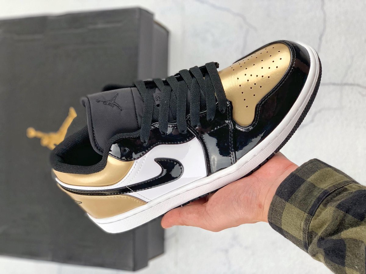 jordan retro 1 low gold toe