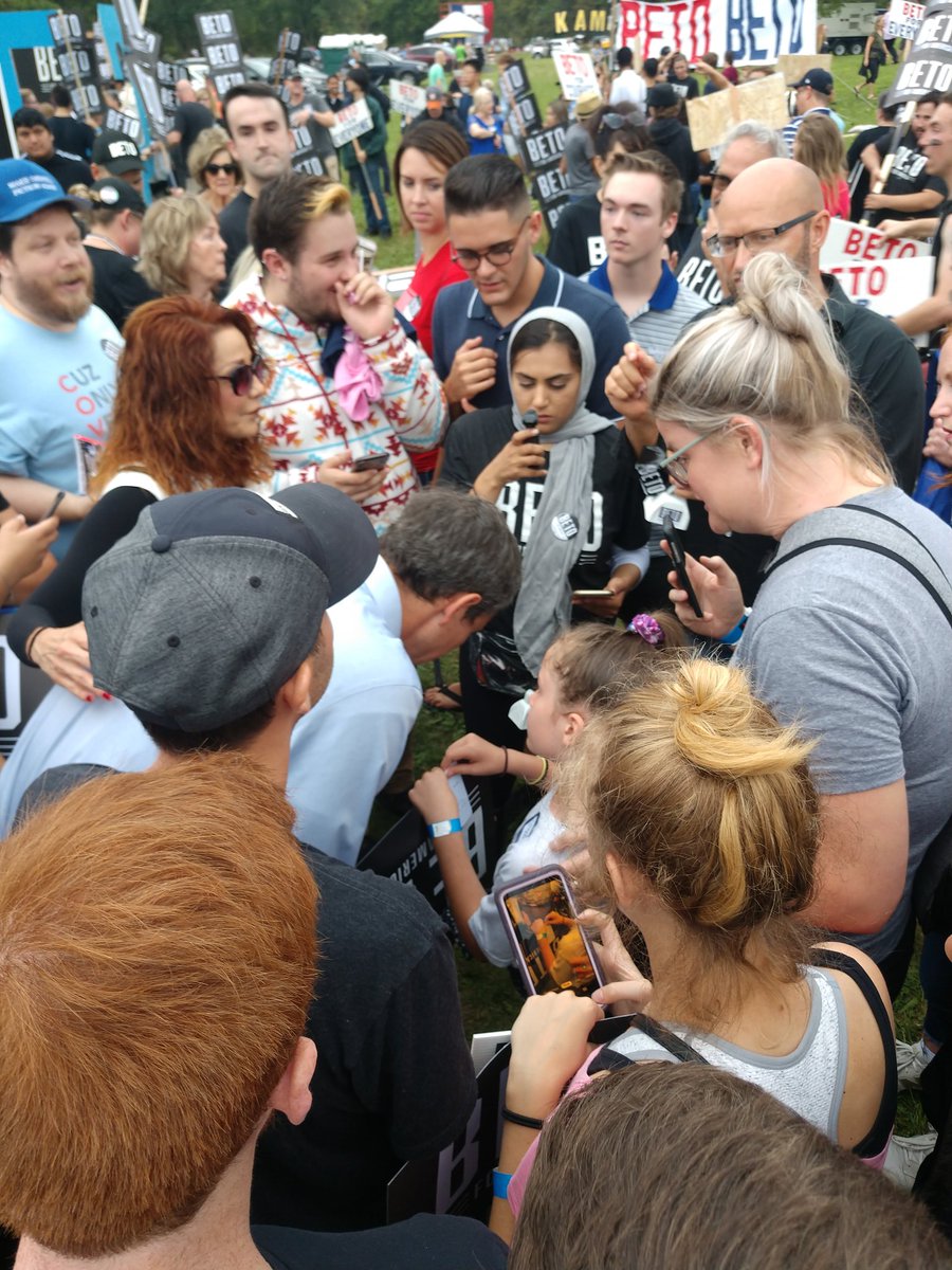fort73's tweet photo. Thank you @BetoORourke and @PeteButtigieg for taking the time to answer my daughter's question about the environment. https://t.co/TuL8mZIkPK