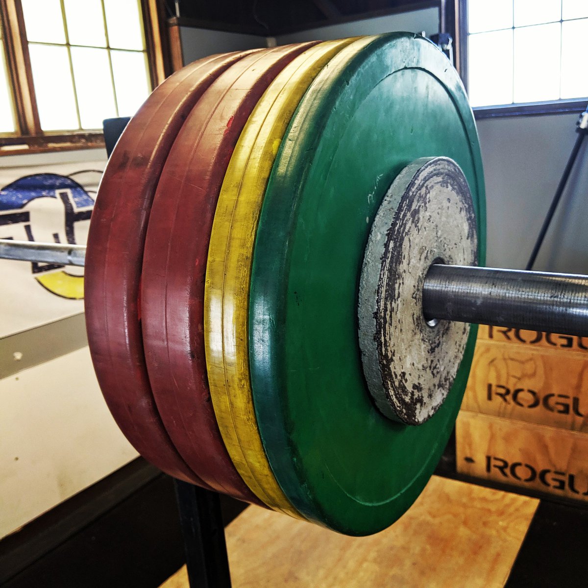 chrisbiscardi's tweet image. PR at 397 lb squat today.

Biggest issue was hip mobility, which caused me to have to back it up from a bit of a good morning position.

Feels good after having a few days recently while moving where I couldn&apos;t mentally get myself to the gym

#fullstackhealth