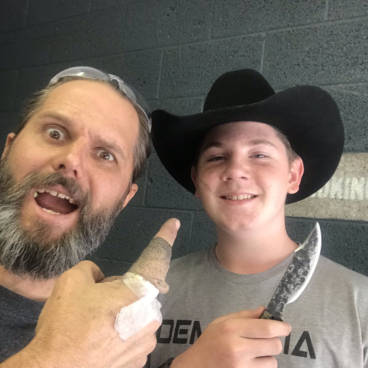 joshuameyerart's tweet photo. Had a blast today helping this amazing kid forge his first knife. He used a railroad spike and made it look a bit like an Ancient Greek sword then wrapped some camo paracord on it for the handle. Looks really cool!
.
.
.
#blacksmithingclasses #joshuameyerart #forging #forgedknife https://t.co/HgyzZbbGhC