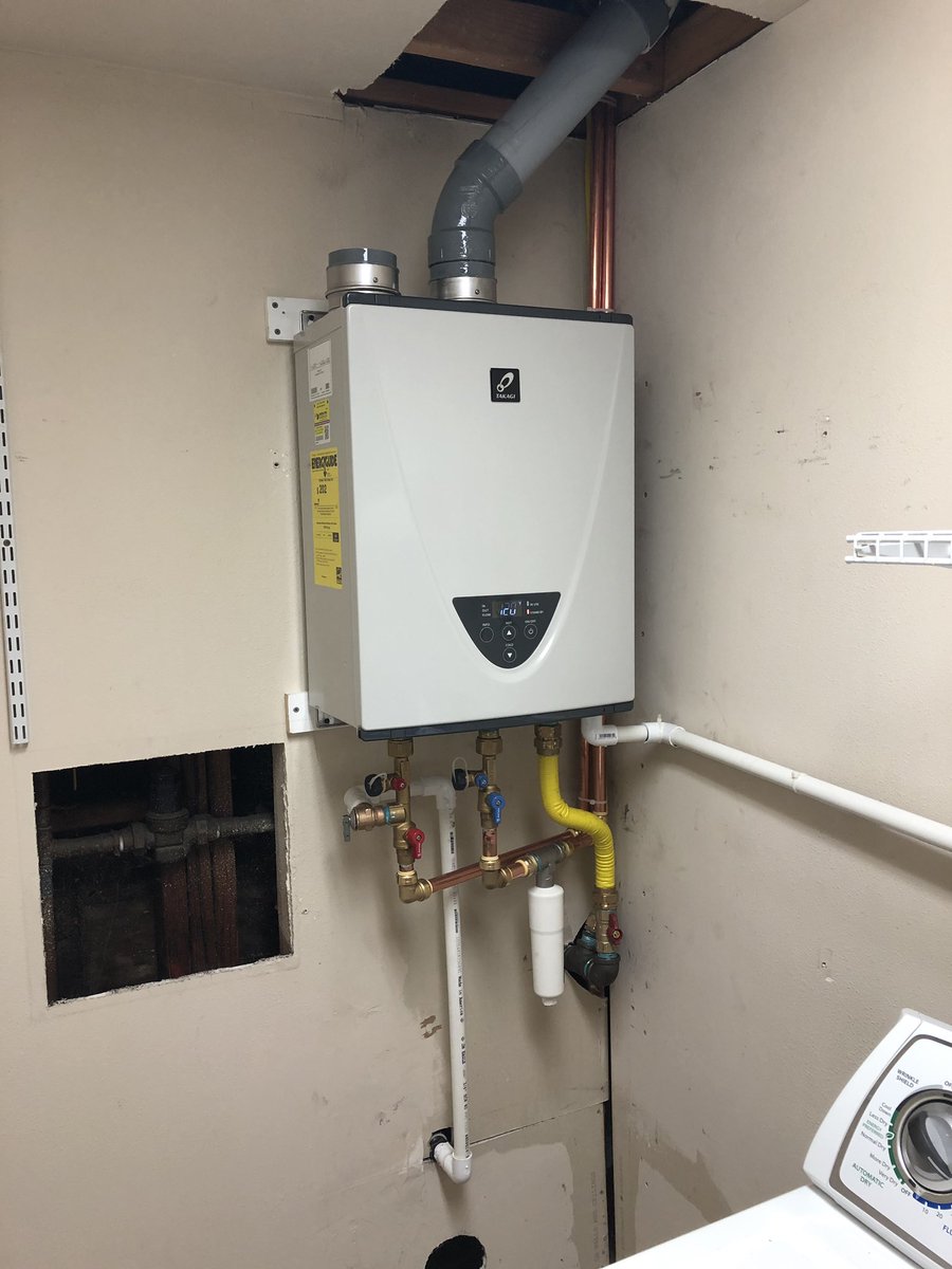 chriscastro2011's tweet image. Takagi Saturday!