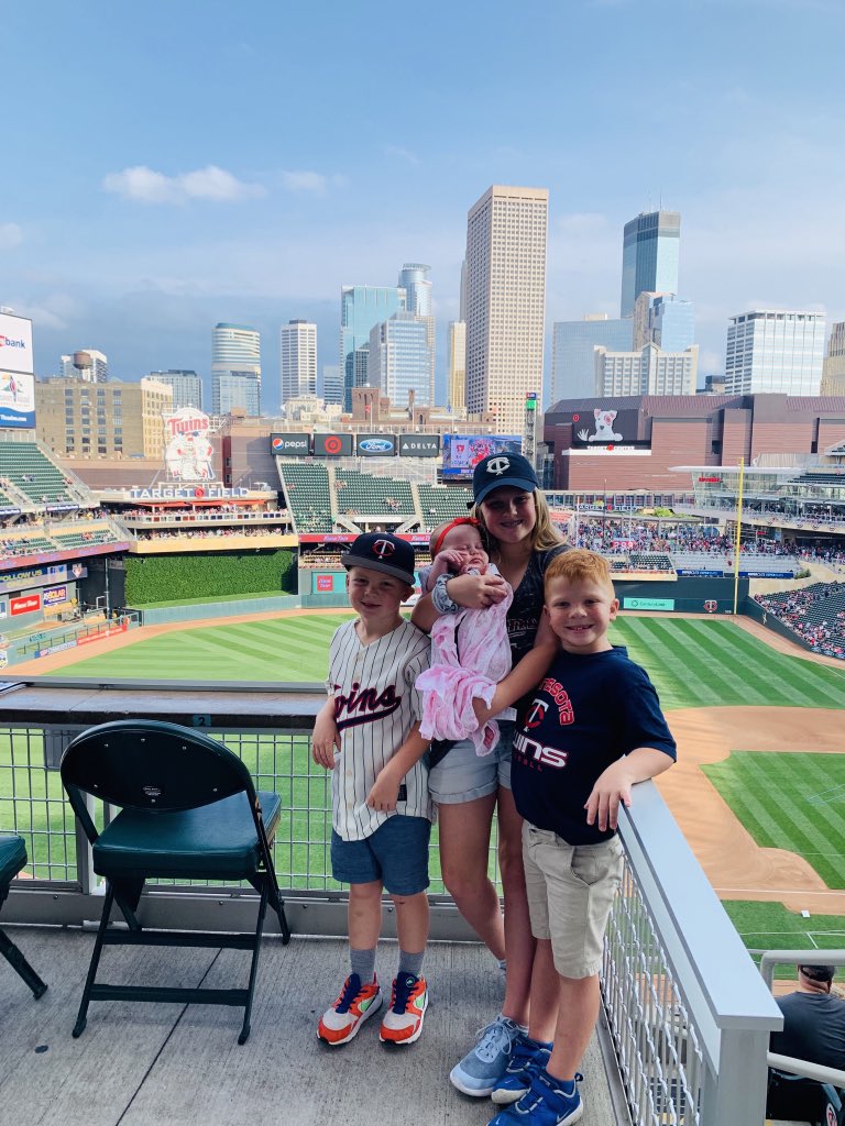 amydid's tweet photo. #twinspics https://t.co/26cYX7o7MO