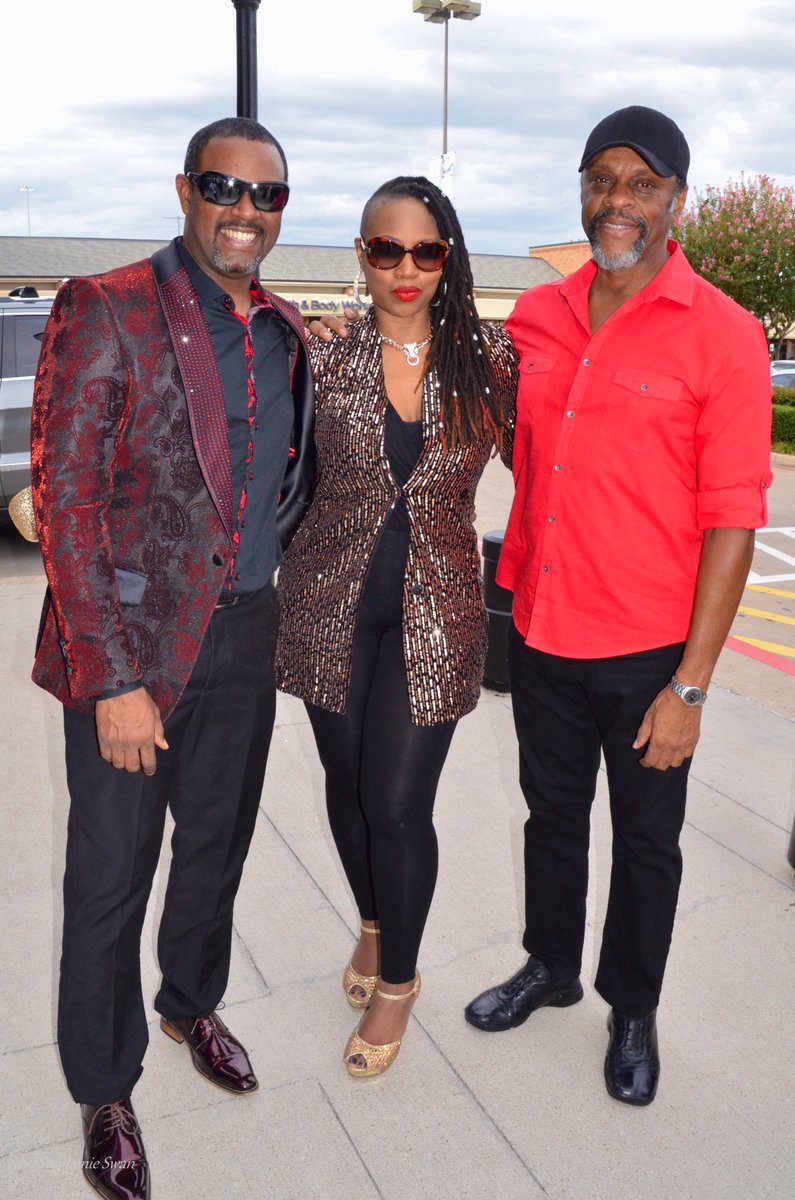 Frame4FrameFilm's tweet image. Lawrence-Hilton Jacobs wowed the crowd at our Friday night Red Carpet screening of Cooley High!
#nbcdfw #f4ffest2019 #arlingtontx