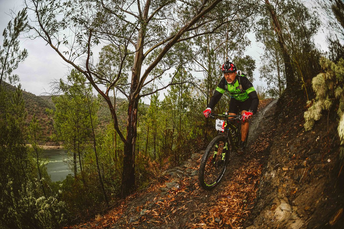 NonStopMTB's tweet photo. ¡Bem vindo a Portugal! El país de los fados espera a los ciclistas con los brazos abiertos, en una edición épica donde los participantes han demostrado ser auténticos héroes. #NonStopMTB2019 https://t.co/FwlZ1nKoZf