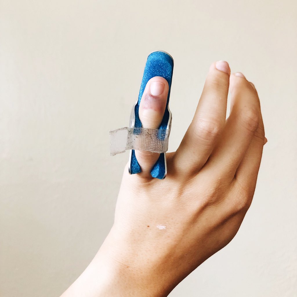 Happy 1-week broken finger-versary to me. This injury sucks just as much now as it did a week ago. 🙄