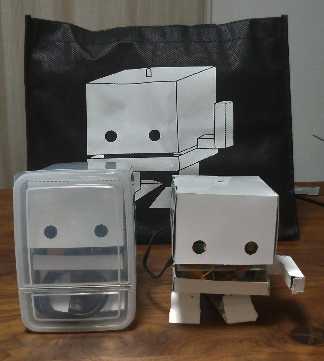 HiraokaDaisuke's tweet image. I heading to Chicago with TJBot. I bring 10 TJBot body parts (cardboard). I can give you at #AppModTechCon . TJBot zero is an AI robot kit that you can make yourself by combining Raspberry Pi and Node-RED. #TJBotzero #TJBot #NodeRED #IBMChampion #IBMCloud #IBMDev #bmxug