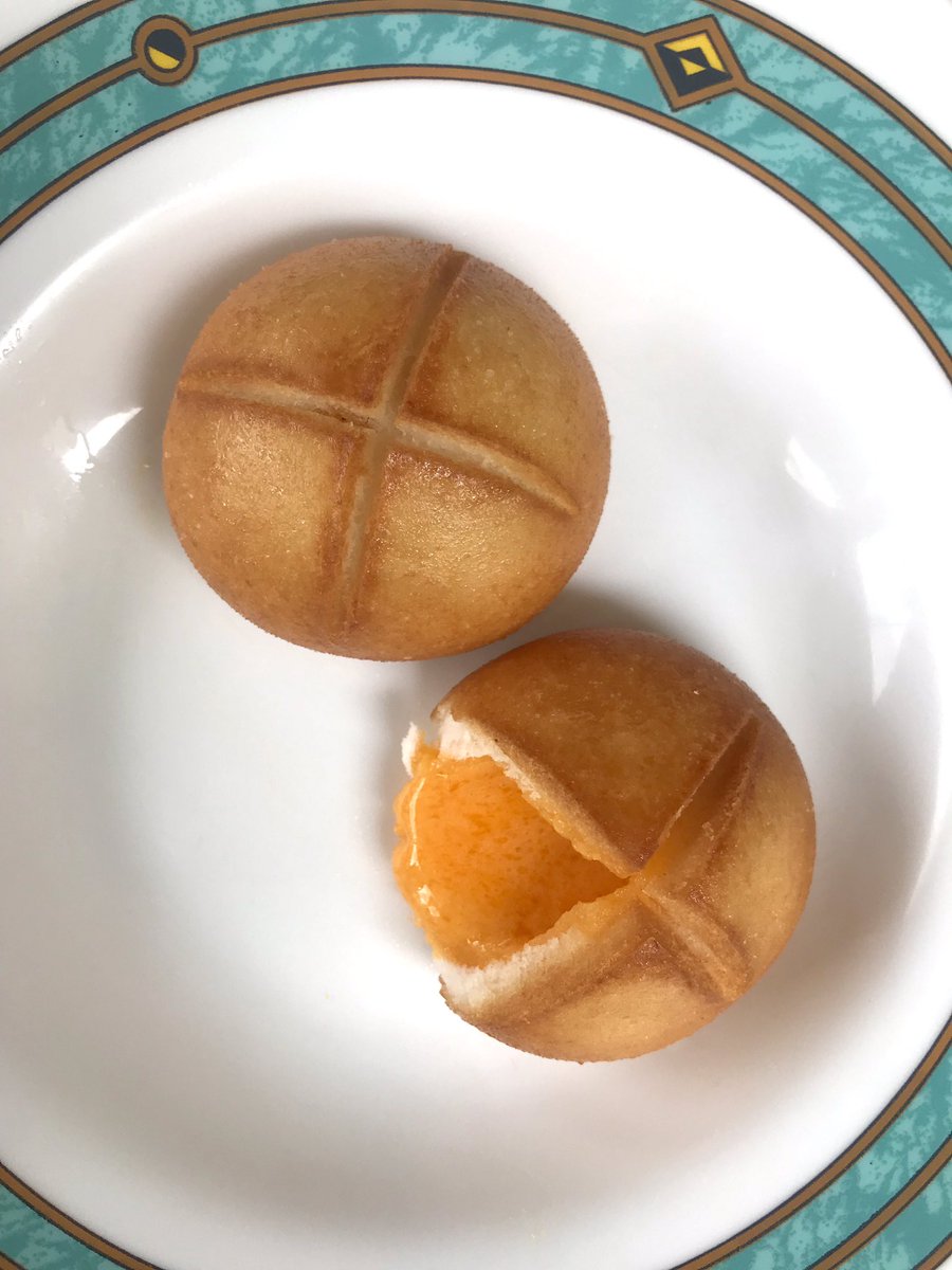 fillourbellies's tweet image. ซาลาเปาลาวาทอด โคตรอร่อยยยยย 🤩 ตัวแป้งกรอบๆเข้ากับลาวามาก ลองทำตามในทวิตคือที่สุดเลยเว้ยแกร ลองไปทำกันดู #รีวิวเซเว่น #อร่อยไปแดก #อร่อยบอกต่อ @aroii