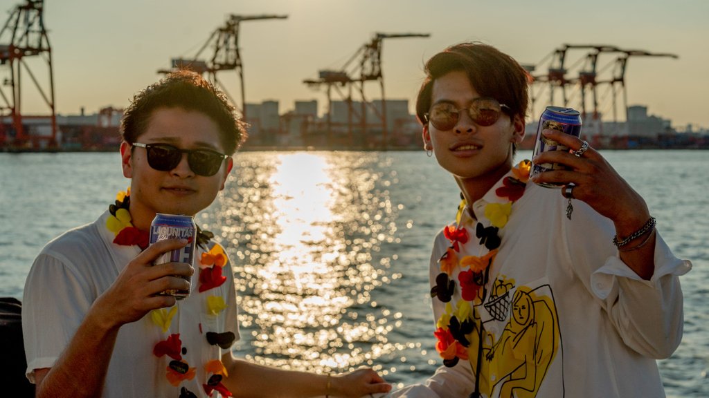 flipprods's tweet photo. We wish you a relaxed Sunday. Chill with us under the sunset and grab your beer ☺️⁠
⁠
#summer #trip #cruise #event #japan #tokyo #chill  #drinks #cheers #beer #goodtimes  #sunday #summertrip #throwback #smile #cheese #relax #sea #sunset #cruisepics   ⁠⁠#flipproduction⁠ https://t.co/qwh1MfRVJd