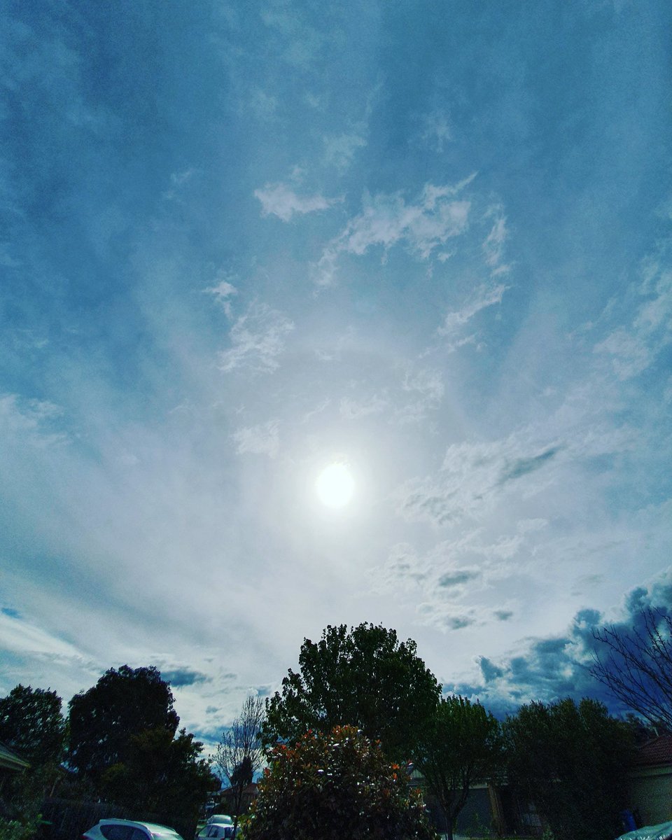 jigarshares's tweet image. If you think you are the centre of your  universe then treat others like they the centre of theirs!
#lookupchallenge #dayseventynine #challenge #melbourne #sky #health #nature #sun #sunshine #photography #philosophy #philosophyquotes #samsung #spring #photooftheday #quoteoftheday
