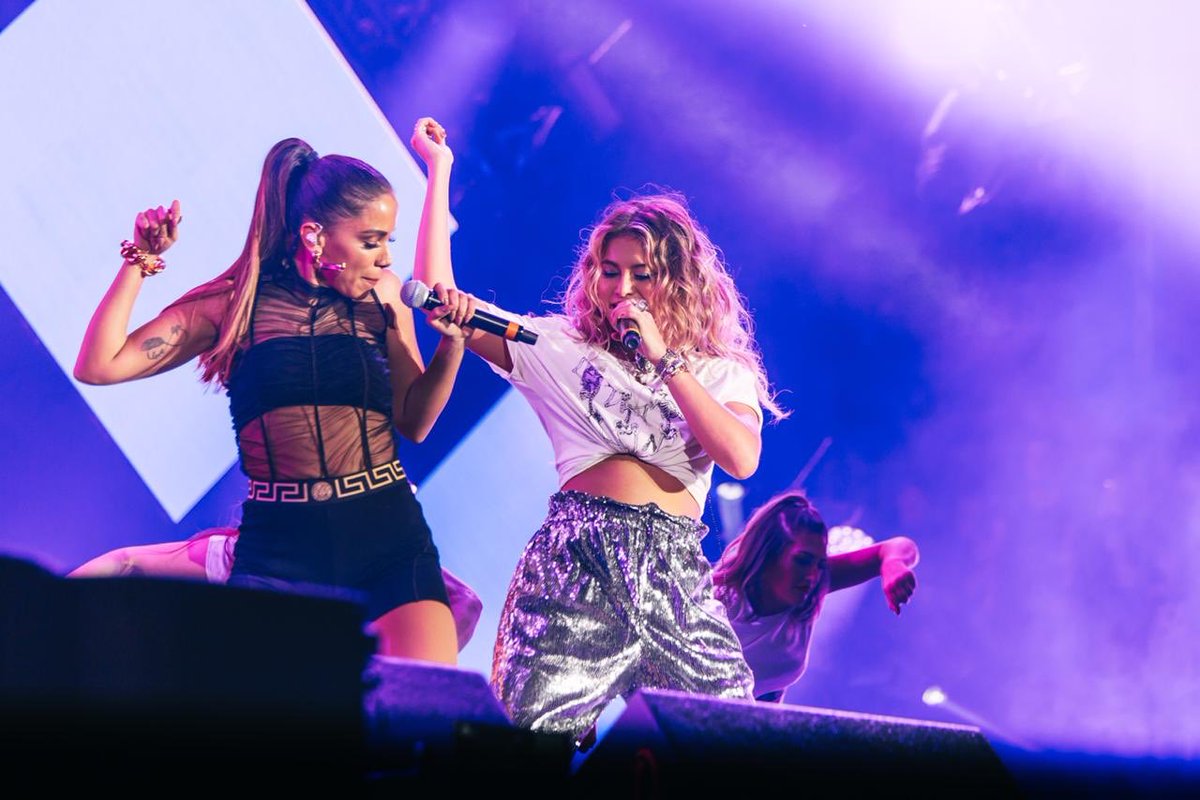 palomahecht's tweet photo. @SoSofiaReyes & @Anitta LA ROMPIERON EN MEXICO ๐ฅ๐ฅ๐ฅ #riptothebs https://t.co/UNDKz8z3ra