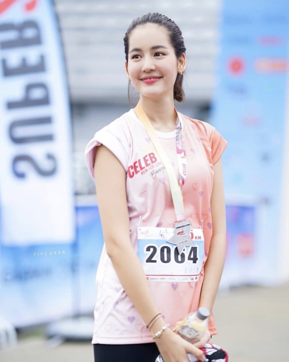 RoseBlackBara's tweet photo. นุ้งโบว์เก่งมากค่า วันนี้วิ่งระยะทาง 5 km.. 👍💘..
งาน “Bangkok Celeb Run for Love ”
#celebrunforlove2019 #celebrun #bangkokcelebrunforlove
#โบว์เมลดา ..
#bow_maylada..
#luvmikbow..
Cr. IG tipcheer https://t.co/okDQslc42d