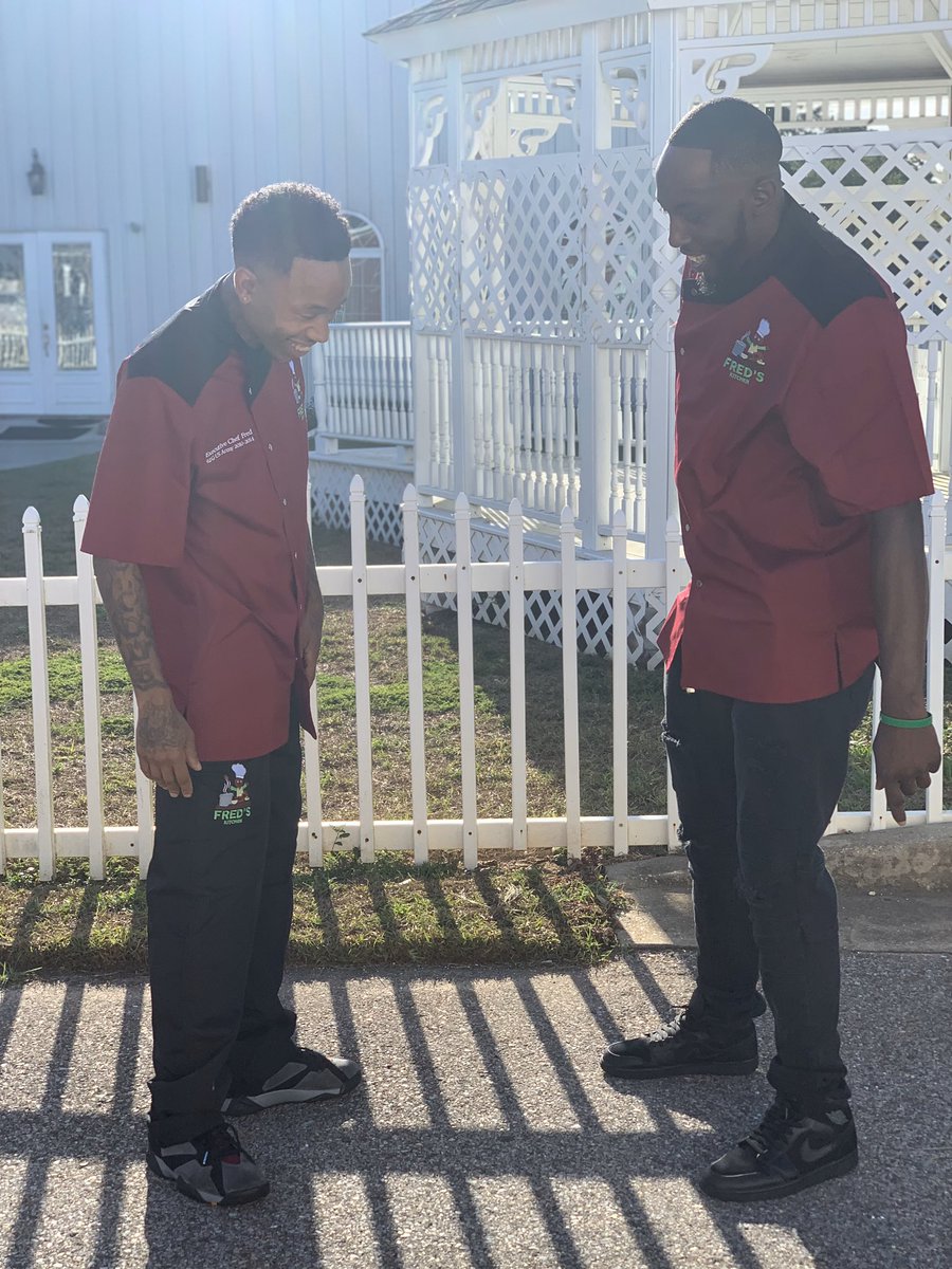 tytucker99's tweet photo. The Bad Boys Of The Catering Business!!!!! #MikeLowery #MarcusBurnett #WeddingFlow #FredsKitchen #CaterAllEvents #Parties #Weddings #BabyShowers #ClubEvents #WeMakeFood4TheSoul #FoundationBuiltOffLoyalty https://t.co/cdVNfdwc6D