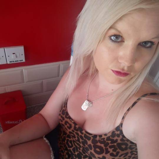 Live broadcasting community
liveme.com/gb/m/v/1569113…