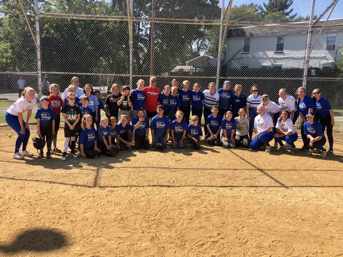 ESUSoftball's tweet photo. What do you do on a day off from Warriors... go crush more catchers and train softball players hard...ESU in the house!!! #TrainEmHard #SunshineAndSoftball #ESUInTheHouse https://t.co/QqJvkkvoCZ