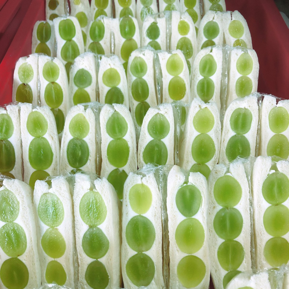 あや 今日も早朝パン屋してきました 本日22日まで 私が勉強させていただいている那珂市パン工房シャンテが イオンモール つくばのスィーツフェスタに出店しています 新作 オレンジペコトースト と シャンテのいとこトーストの画 お彼岸なんで那珂