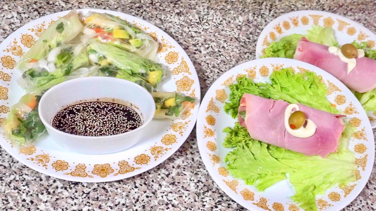 VeganoYNo's tweet photo. Nuestro segundo capítulo está completo en YouTube: https://t.co/0aVKIOZZTZ
Y aquí, los ingredientes para 6 rollitos de papel de arroz y 6 rollitos de jamón: https://t.co/bf1fdE216I
#VeganoYNo
#RollitosPapelDeArroz #RollitosDeJamón #Rolls #HamRolls #RiceRolls https://t.co/3iwaiALyU0
