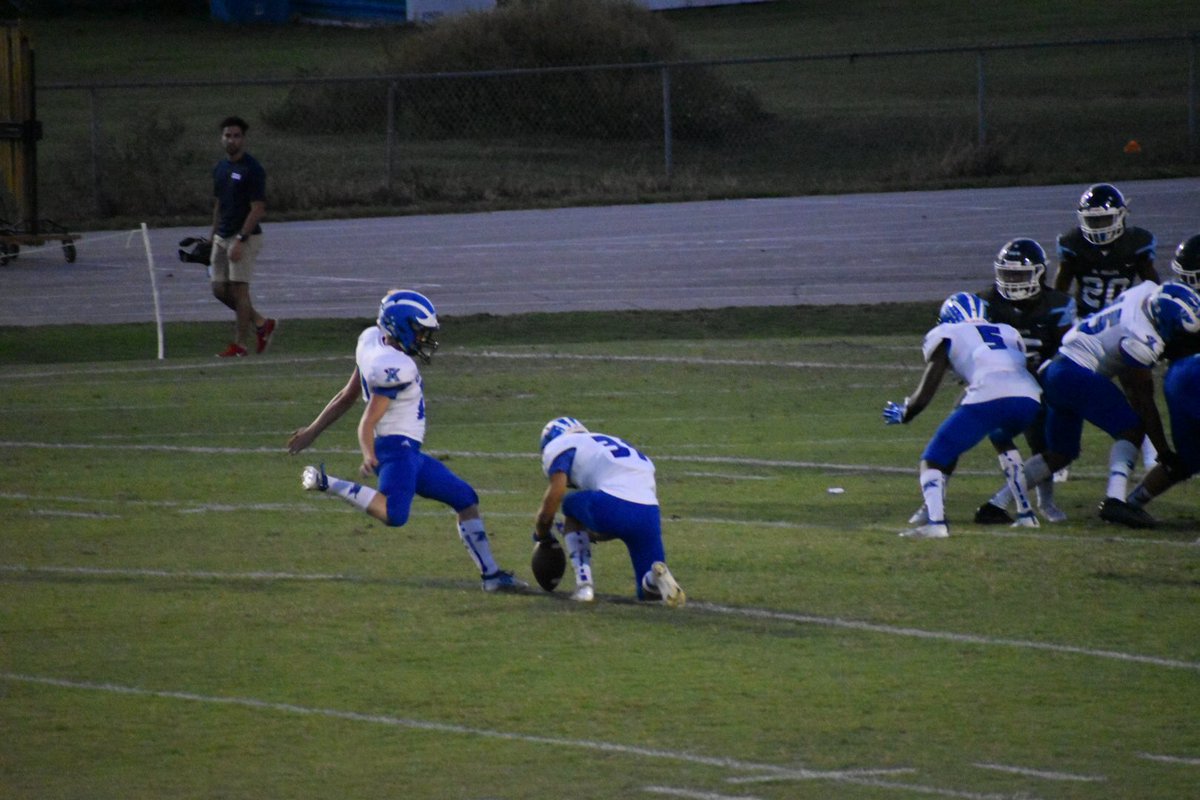 TuckerVandiver's tweet photo. Nothing better then to have a big brother that pushes you to be great @VandiverTitus, Titus went 3 for 3 last night so I went 3 for 3 today!! @Prokickercom @JerretDWilliams #VandiverBoys #ApopkaFootball https://t.co/3DBIxynWy7