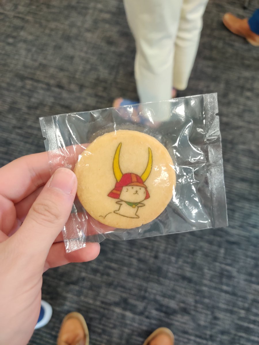 carmentism's tweet photo. meeting hikonyan was better than i could've dreamed. https://t.co/28eNWIwcYA