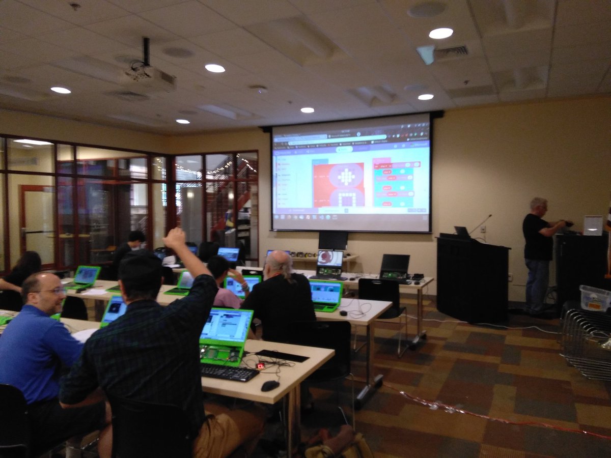 iamrohitdhawan's tweet image. Thanks @ROALUG for organizing #raspberrypiJAM in #ronoake and educating us about @microbit_edu and @dexterind GIGGLE BOT today.