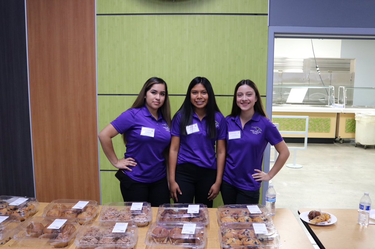 MSHS_FBLA's tweet photo. madera south high school’s fbla team was in charge of hosting oat day 2019! the fbla officers had lots of fun and met new fbla officers/members from different schools! oat day 2019 turned out to be successful in every way! https://t.co/gsL1rkFydq