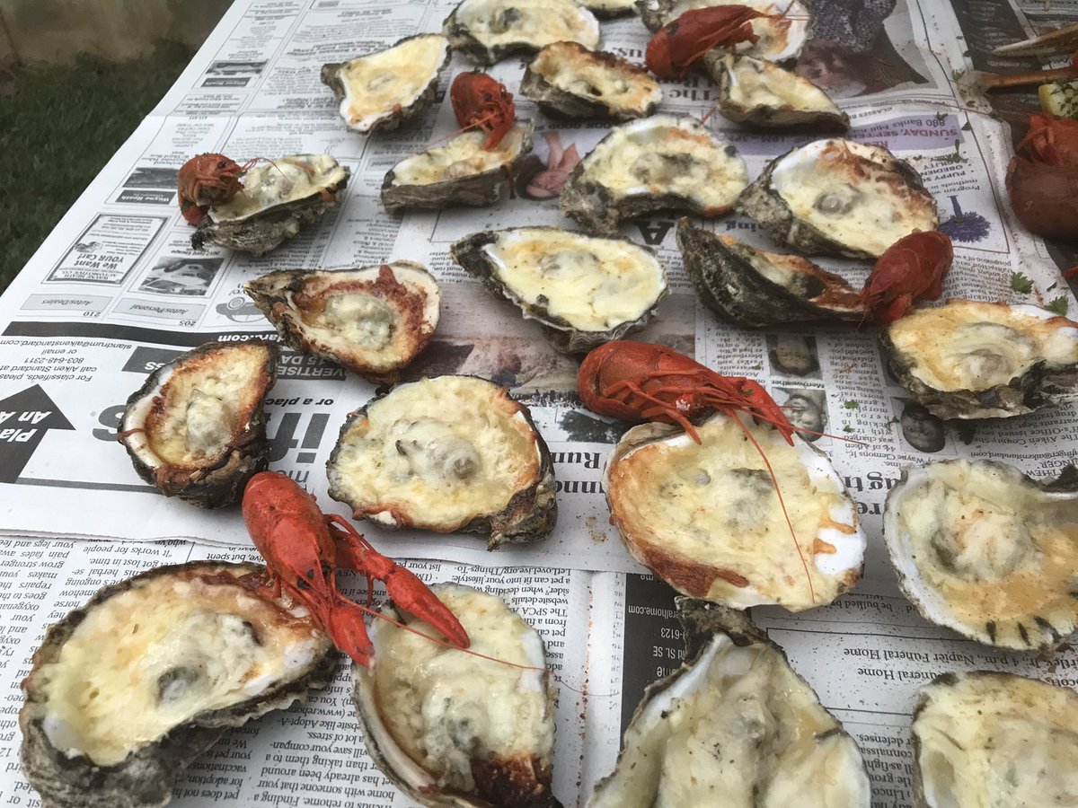 Lee_Cheeks's tweet photo. Chargrilled Oysters & Lowcountry Boil
#lees421 #oysters #lowcountryboul https://t.co/t71njXVIyQ