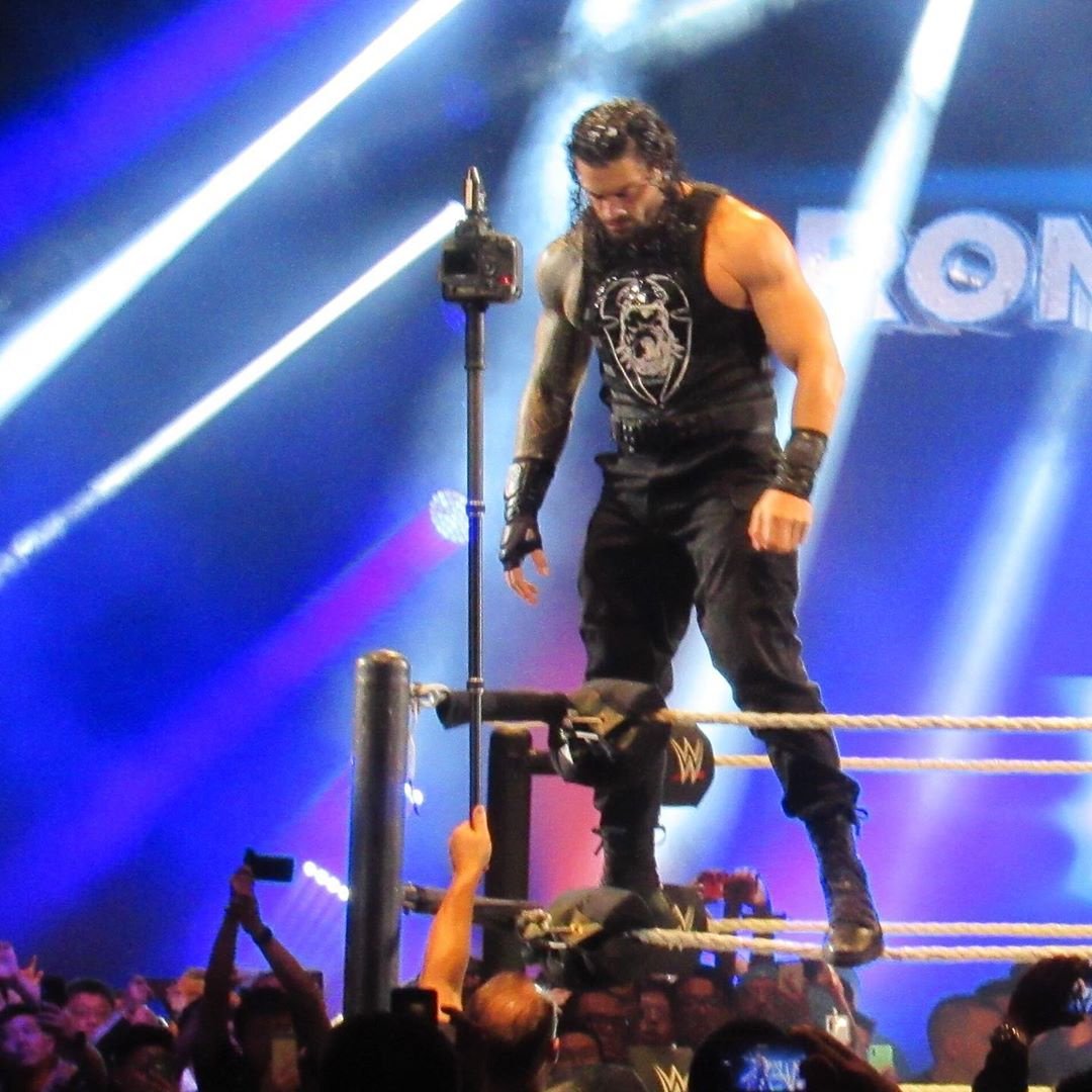AndrijanaDalma's tweet photo. @WWERomanReigns in #WWEShanghai (21.09.2019., Saturday) Candids Digitals Pictures!!
@DebbieNeedham15 @Reigns_Reigns1 @reigns_page @seidl_heike @Cabecki68 @RomanRe05964296 @HEATHEREIGN76 @RizzutoMarie
@REIGNSkokila83 @4evereigns @sabrelahh #RomanReigns #B2R https://t.co/PE0905osPJ