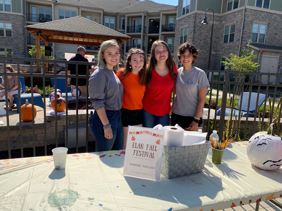 Thank you to our wonderful LHS Key Club members for another job well done volunteering with a smile at the Elan Festival today! 👍🏼✨  #lafayetterams #LHSPTSA_WJCC