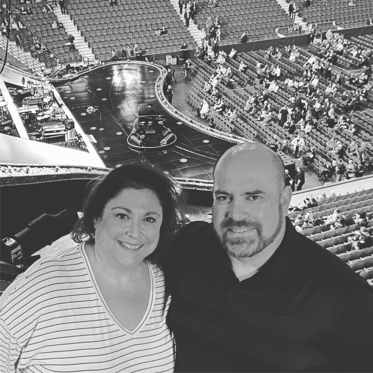 jpopky's tweet photo. Elton John!! #EltonFarewellTour https://t.co/Hd2yrvHQpe