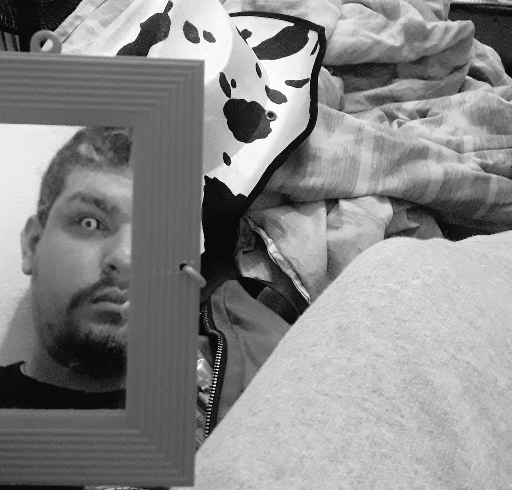 hiperbolar's tweet photo. #emo #ano2008 #nxzero #fresno #hevo84 #pitty #evanescence #tokiohotel #paramore #stevens #capalonga #bota #preto https://t.co/FCbh2w6aDn