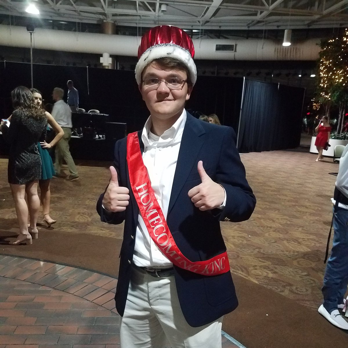 WadeHampton_HS's tweet photo. 2019 Homecoming King Tyler Corn.
#Homecoming2019 #LeadLikeGenerals https://t.co/cwKhWIA0Ny