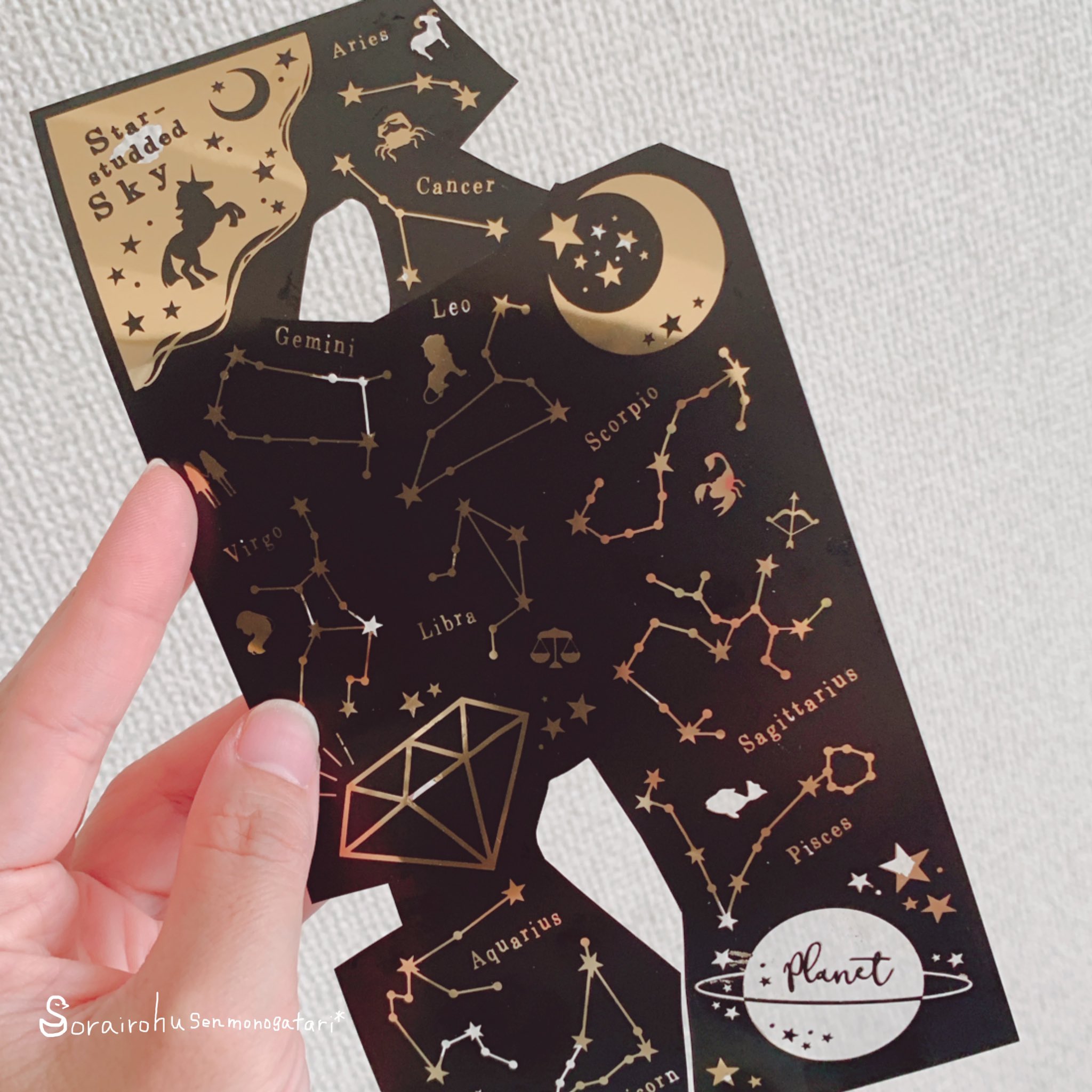 Sasa A Twitter ダイソーの星座の転写シール 剥がれるのでスマホケースの裏から貼ったら アディダスのロゴのシルバーとも合っていい感じ Sasa A Twitter ダイソーの星座の転写シール 剥がれるのでスマホケースの裏から貼ったら アディダスのロゴのシルバーとも合っていい感じ
