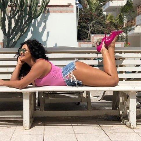 #TomamosTuManoMichi bella, regia, churra... eres la mas bella mi reyna..