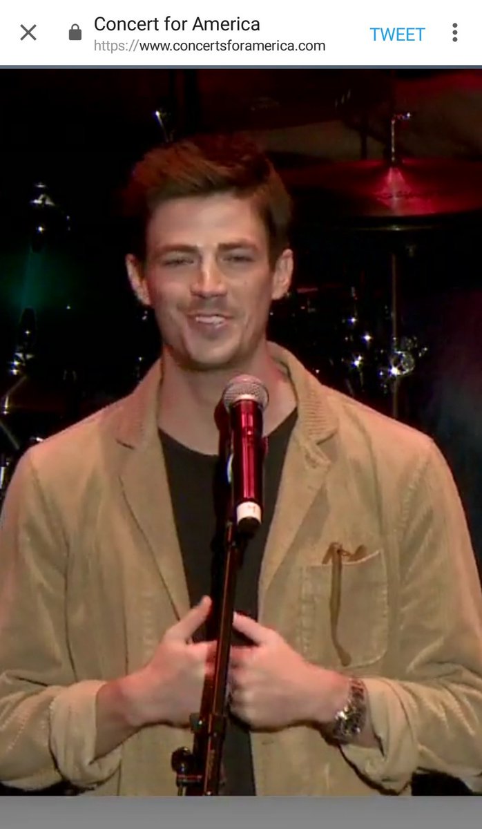 KnowledgIsPowa's tweet photo. @GBerlanti My slightly blurry screenshots of #GrantGustin singing the #WestAllen Anthem #RunninHomeToYou minutes ago👏🏽👏🏽👏🏽
Good job Grant!💯 #TheFlash
#ConcertForAmerica https://t.co/Y94sRQmNs6