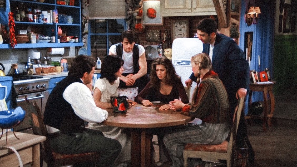 25 years ago today the first episode of friends aired, the most iconic show i’ve ever seen. thanks for bringing so much joy into our lives, for making us laugh with every episode. You guys are legends. <a href="/CourteneyCox/">Courteney Cox</a> <a href="/LisaKudrow/">Lisa Kudrow</a> <a href="/MatthewPerry/">matthew perry</a> <a href="/Matt_LeBlanc/">Matt LeBlanc</a> <a href="/DavidSchwimmer/">lolete</a> &amp; Jen ❤️