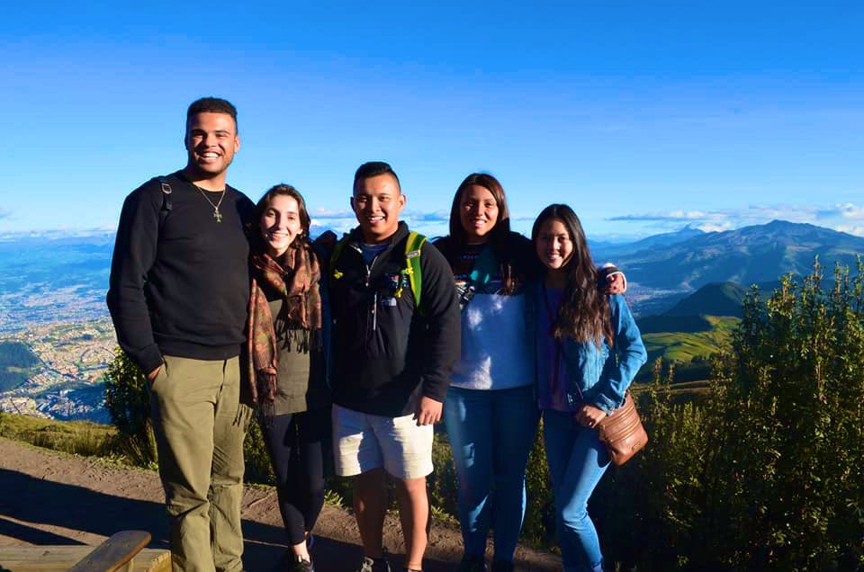 KristineVang97's tweet photo. 14th adventure: took to the TelefériQo to ascend 12,943 ft on one of the highest aerial lifts in the world. Looked down on the beautiful town of Quito https://t.co/LMA9tSBT7D