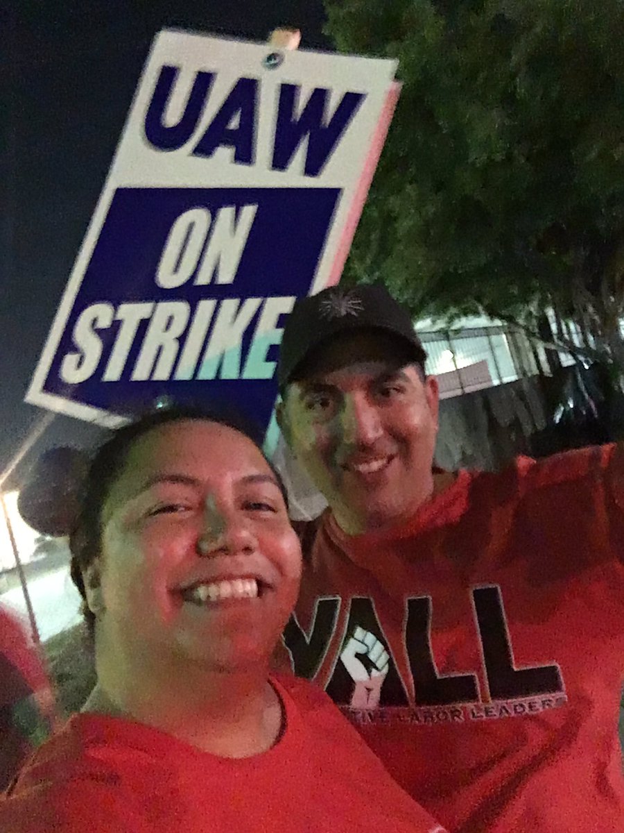 heatherkbuen's tweet photo. Here w/ @IAmSteveRuiz walking the picket at @GM plant in #arlingtonTX in support of @UAW #local26 in their contract negotiations #labor @TexasAFLCIO @TCCLC_AFLCIO @AFLCIO #LaborStrong https://t.co/1TiBcUJJZ8