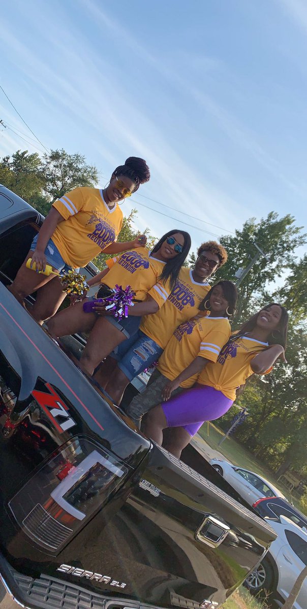 _H0TCommodity_'s tweet photo. A few pictures from CHS c/o 2008 💛💜#ClassReunionWeekend https://t.co/Knh3AeEq55
