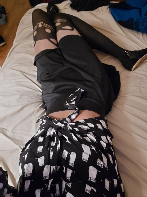 feeling cute tonight 😴 might be something slutty another time, idk, no one seems to want me to do anything