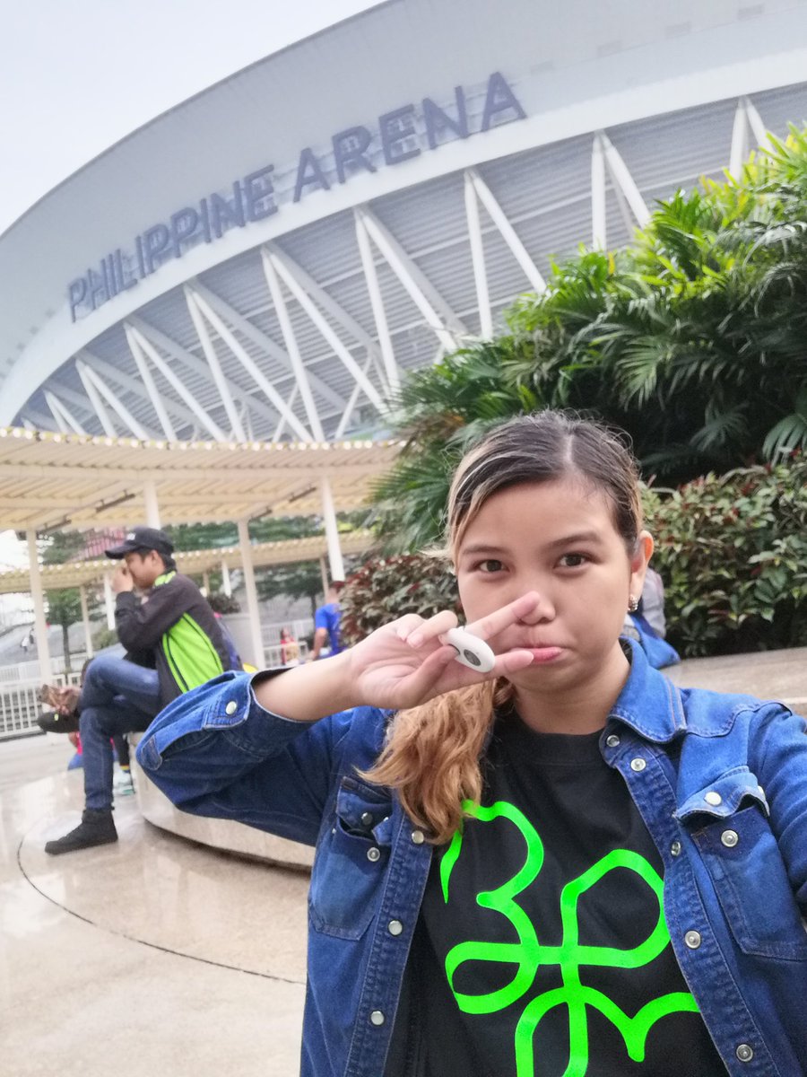 mkgniquie's tweet photo. SAYANG!!! #RAMF2019KPOPSUPERCONCERT #RAMFSCAM https://t.co/UgmyR6Q20x