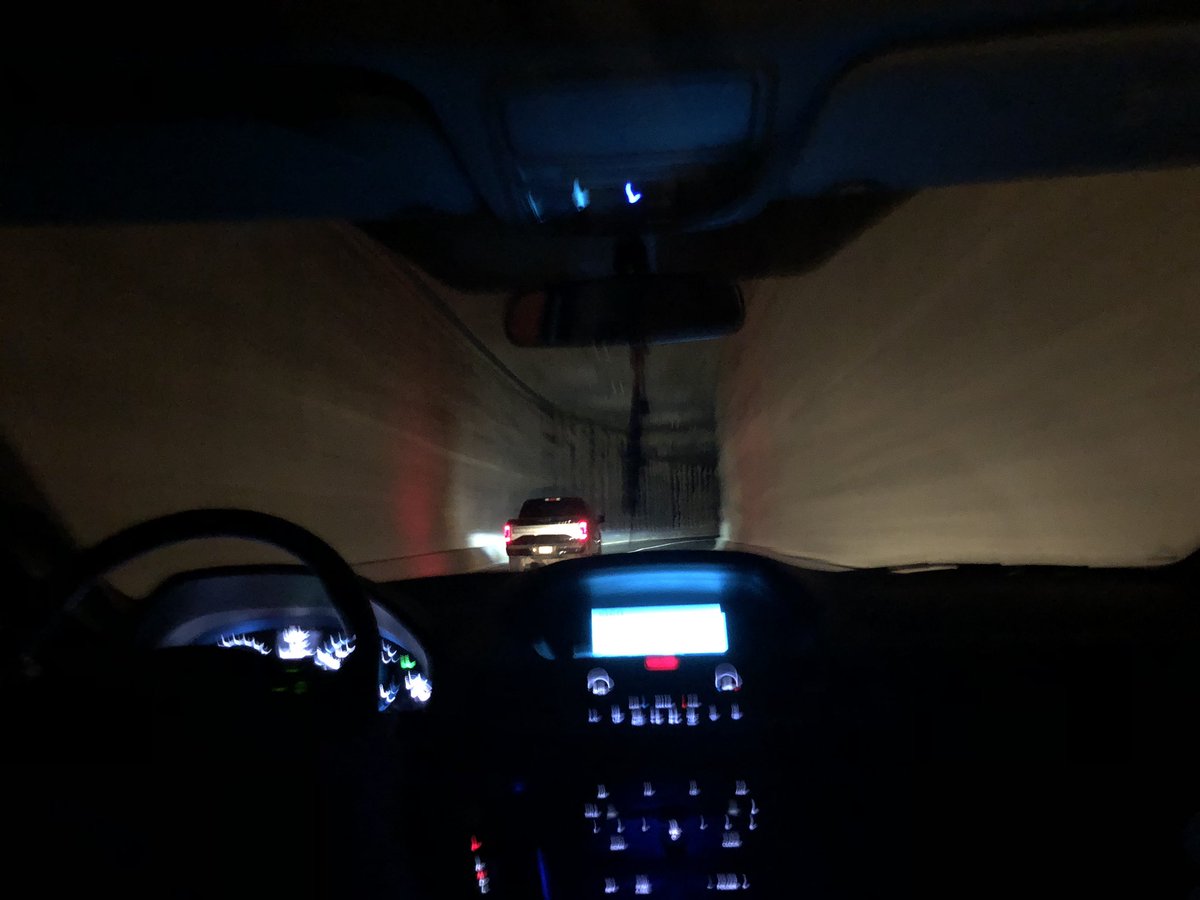 fafglez's tweet photo. @ZapopanGob @Trafico_ZMG túnel de López Mateos a Periférico, dirección sur a norte sin luz, lleva así un par de semanas. @GobiernoJalisco https://t.co/S0zhAsVTzr