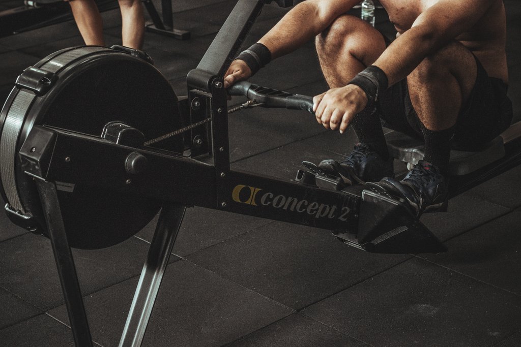 StepsStressless's tweet photo. Rowing machines provide a stellar upper-body workout. 

Have you every tried the rowing machine at the gym? We know we love it!

#stresslesssteps #stepawayfromstress #exercise #stressrelief #mediation #yoga #pilates #cardio #personaltrainer #melbourne #rowing https://t.co/VoR17zwRFo
