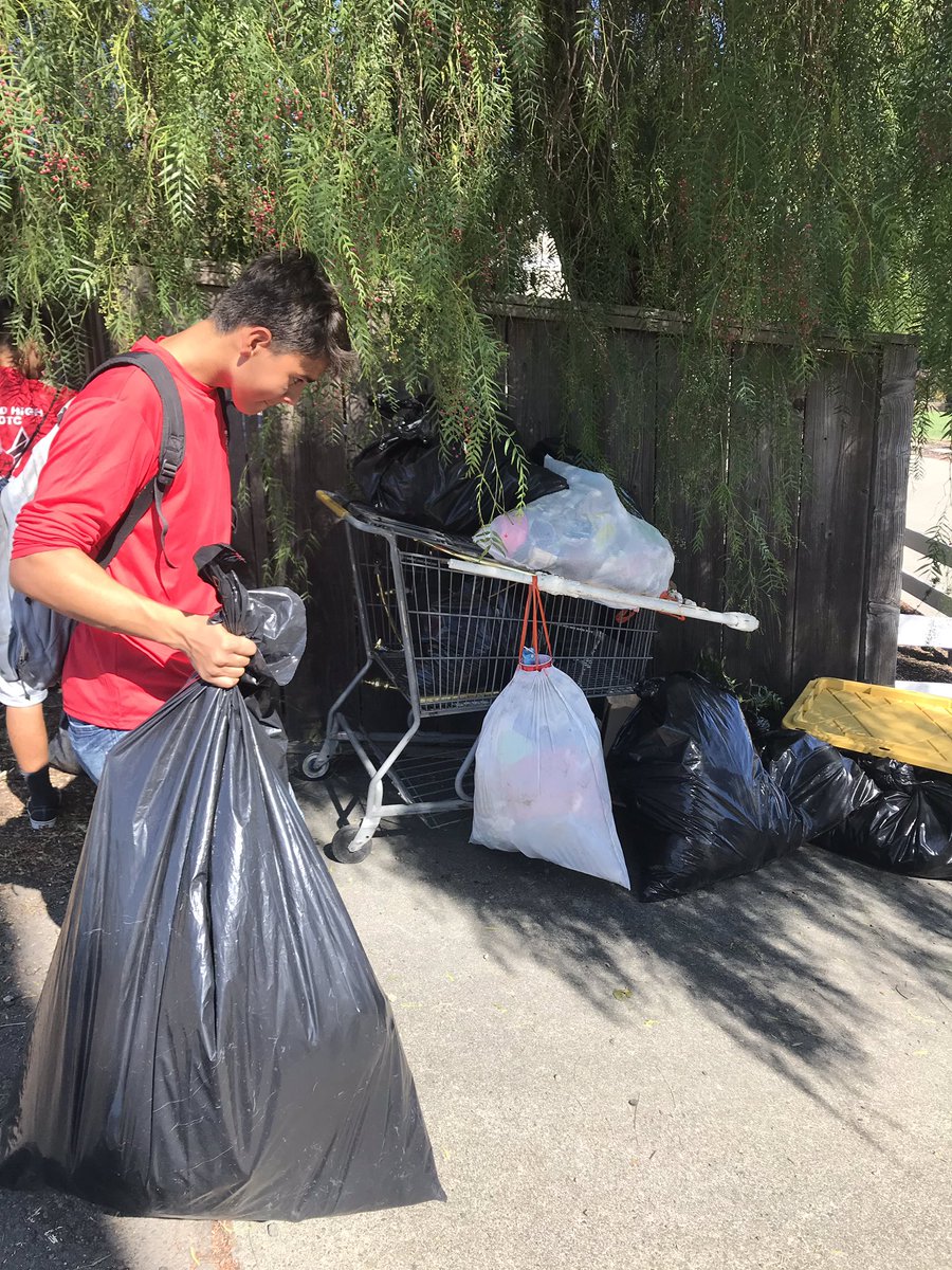 CA032's tweet photo. Coast to creek clean up day. @gofairfieldhigh https://t.co/k7d3KOaR06