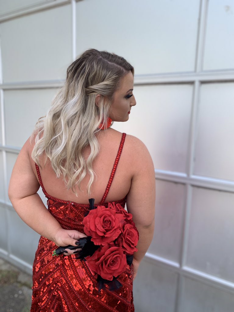_chloelafferty's tweet photo. senior homecoming💃🏼 https://t.co/equcpQ6h1M