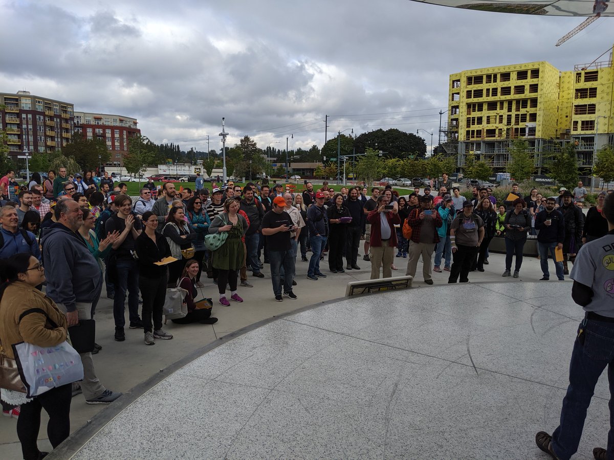 DASHSeattle's tweet image. Thanks for another amazing DASH, Seattle! Will be posting some pictures from the event over the next few days. Here's the opening ceremony! (Feel free to share your own pictures, and we'll retweet some!)