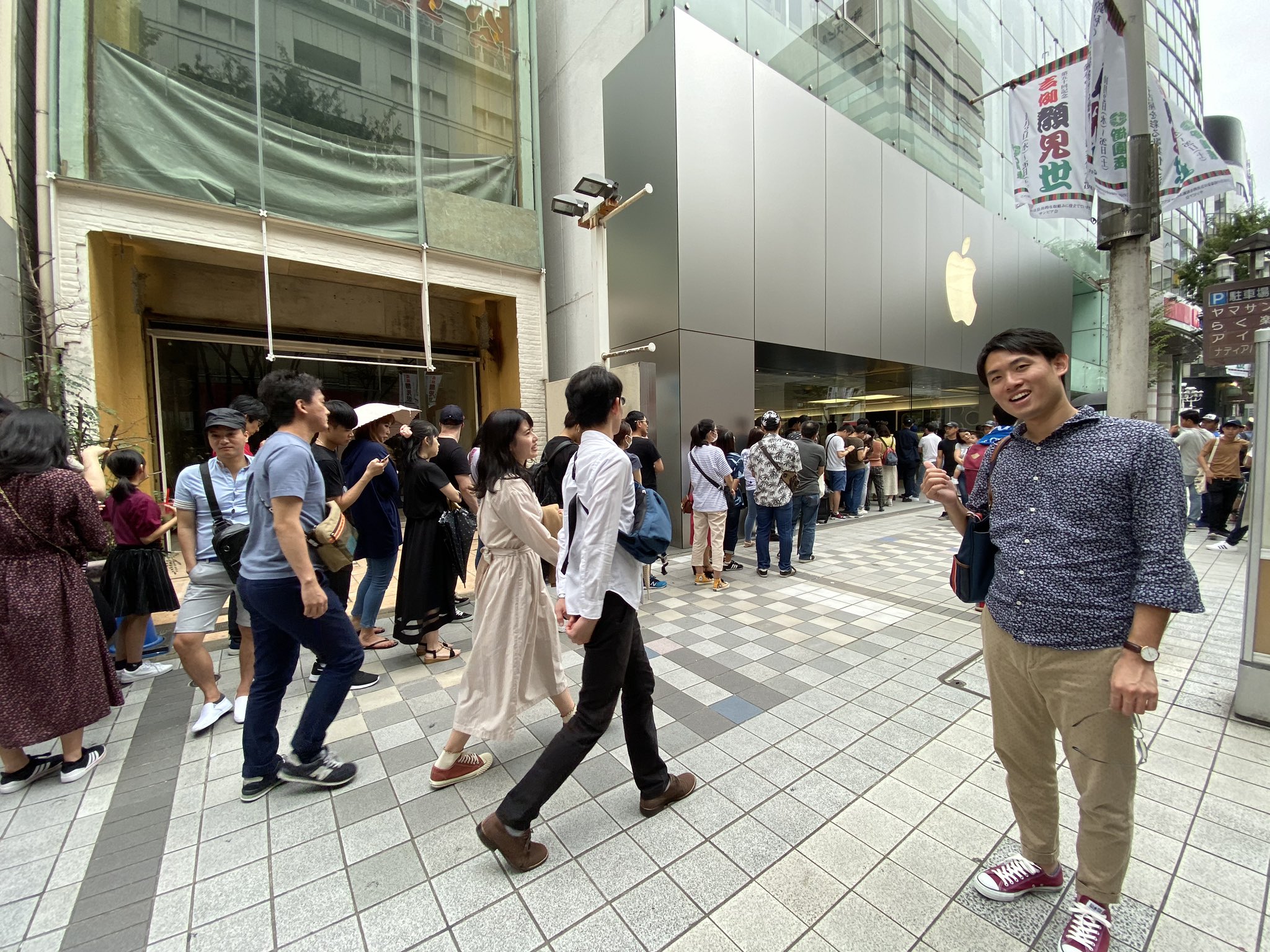 中村謙太 なかむ Apple Store名古屋栄 Iphone行列はんぱない T Co Jdll7e3knx Twitter