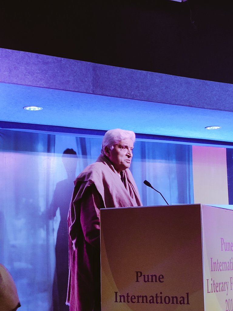 PuneIntLitFest's tweet photo. Shri Javed Akhtar says, "thinking from both the heart and brain are equally important. Dream is given by the heart but making it into reality should be done by the brain. Balance is important"
#PILFJadoo #PILFRomancingCreativity #AuthorsatPILF2019
#SaveOurEarth
#PILFSocialTheme https://t.co/8cYZxA3WCb